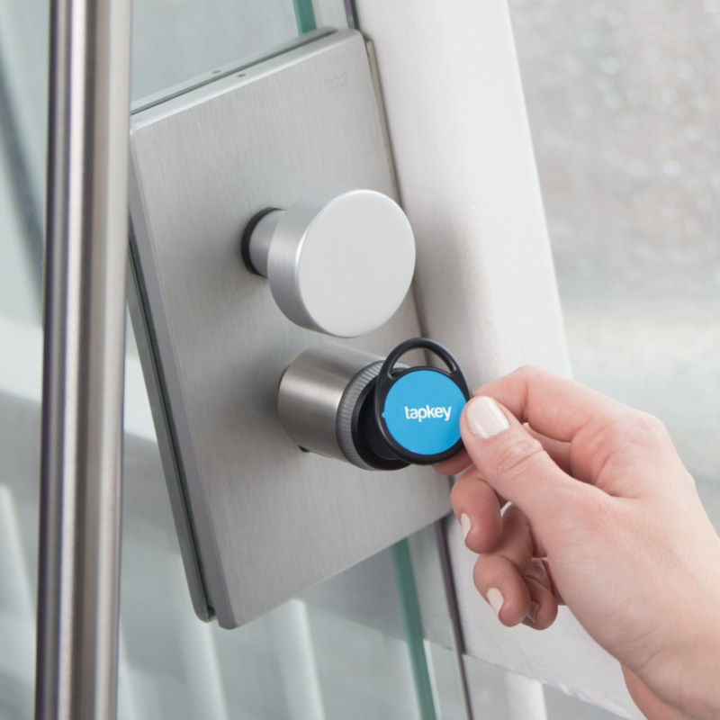 Mit NFC Transponder Tür öffnen